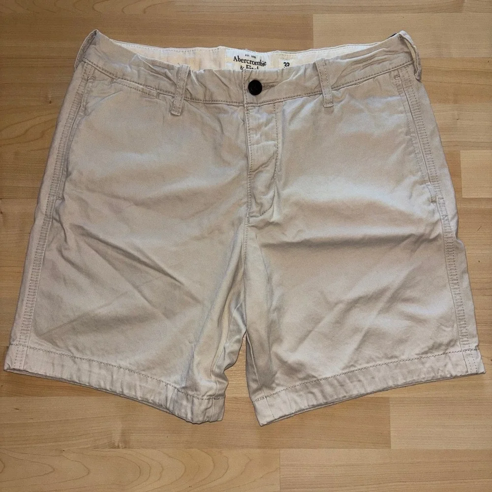 NWT Abercrombie & Fitch Light Khaki Dad Shorts Flat Front Button Fly Size 33